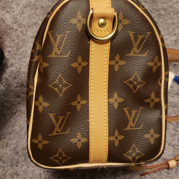 ***AUTHENTIC***Speedy B25 - Picture 7 of 11